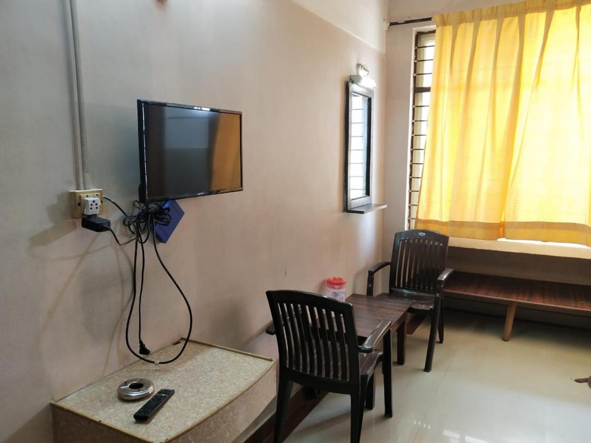 Iroomz Hoysala Residency Ballari Bagian luar foto