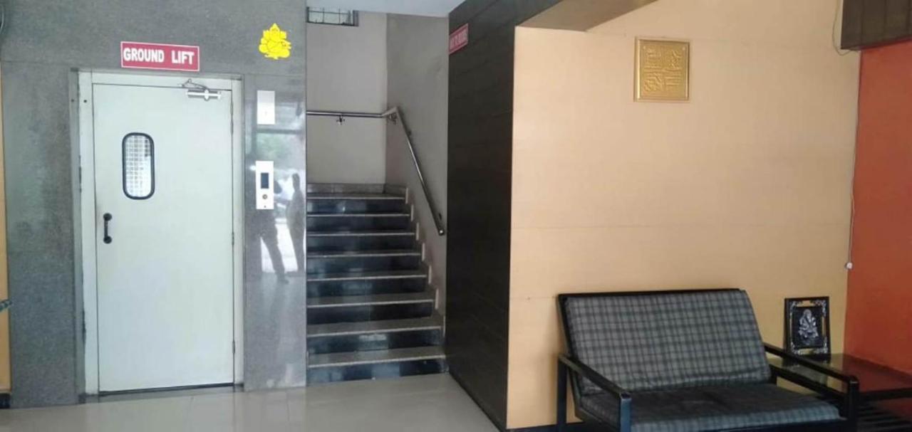 Iroomz Hoysala Residency Ballari Bagian luar foto