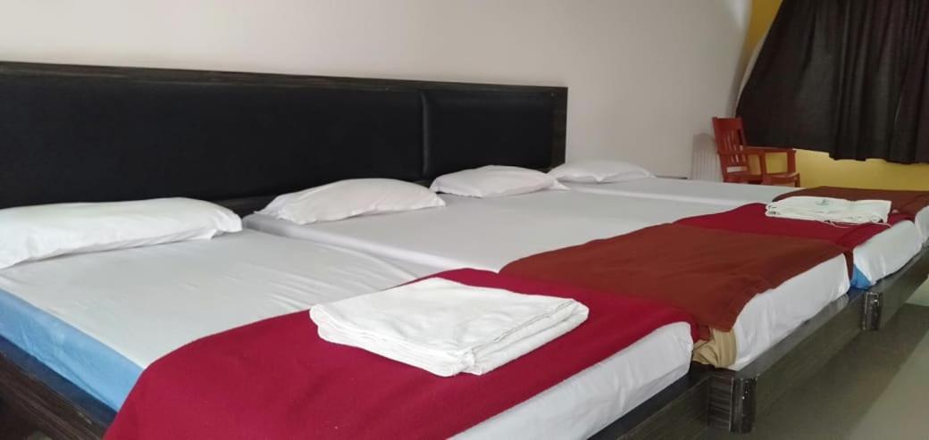 Iroomz Hoysala Residency Ballari Bagian luar foto