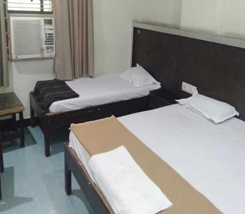 Iroomz Hoysala Residency Ballari Bagian luar foto